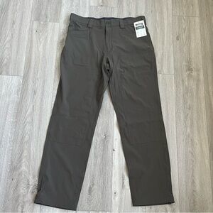 Men's Armachillo Flex Standard Fit Pants